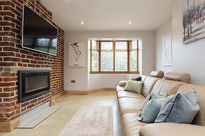 Spacious 4-bed Near City Sea