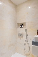 Spacious 4-bed Near City Sea