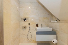 Spacious 4-bed Near City Sea