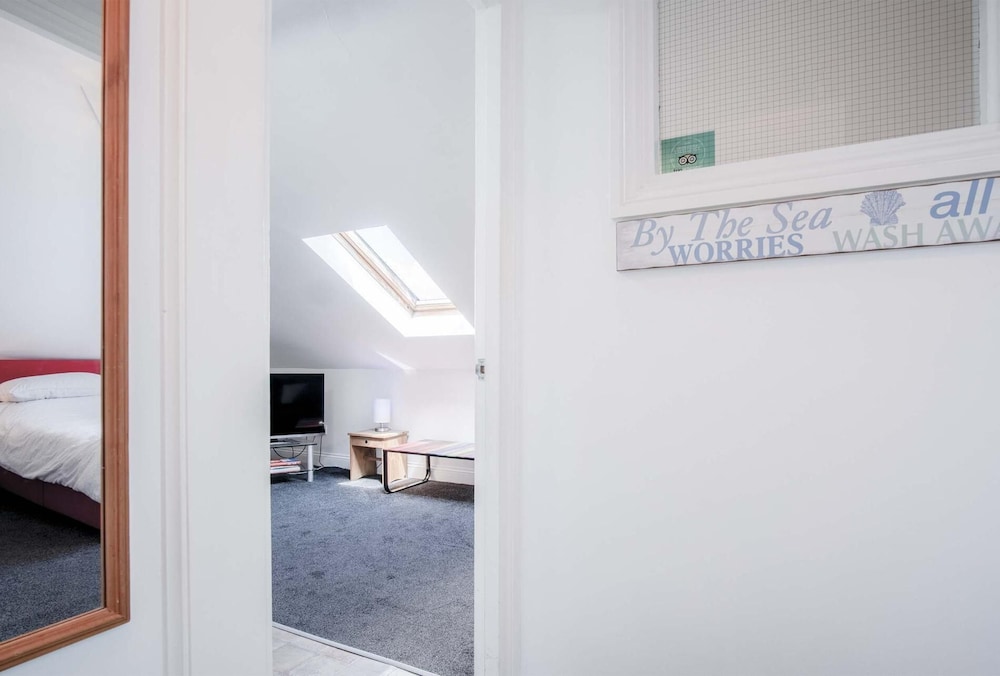 Rooftops - 1 Bedroom Apartment - Tenby