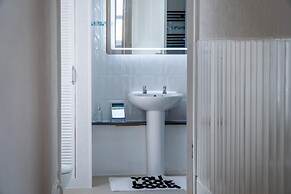 Skyfall - 2 Bedroom Apartment - Milford Haven