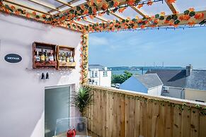 Skyfall - 2 Bedroom Apartment - Milford Haven