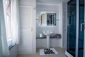 Skyfall - 2 Bedroom Apartment - Milford Haven