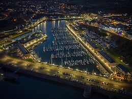 Skyfall - 2 Bedroom Apartment - Milford Haven
