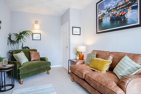 Beachcomber Seaside Apartment - 2 Bedroom - Tenby