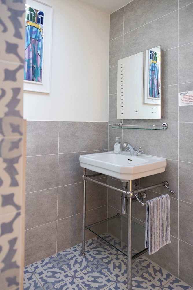 Bespoke Retreat for 4 in West Wittering