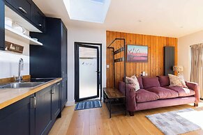 Spacious Coastal Retreat for 10 in West Wittering