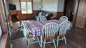 Motel & Chalets l'Acadien sur mer