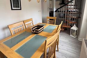 Charming Middlewich House - Sleeps 4
