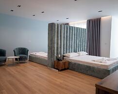 Leo Hotel