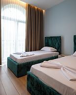 Leo Hotel