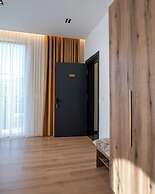 Leo Hotel