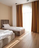 Leo Hotel