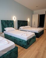 Leo Hotel