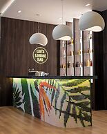 Leo Hotel