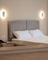 Leo Hotel