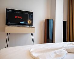 Leo Hotel