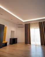 Leo Hotel