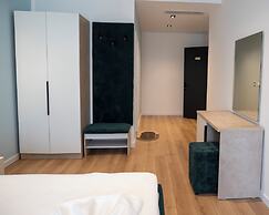 Leo Hotel