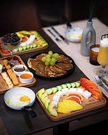 Leo Hotel