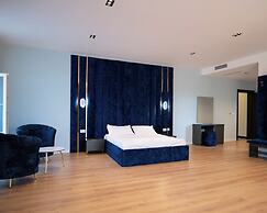 Leo Hotel