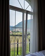 Leo Hotel