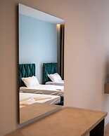 Leo Hotel