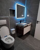 Leo Hotel
