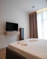Leo Hotel