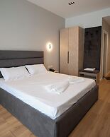 Leo Hotel