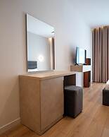 Leo Hotel
