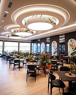 Leo Hotel
