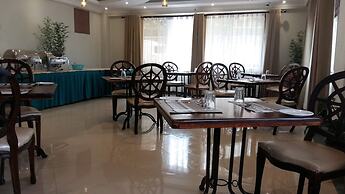 Famous Gates Hotel Bomet