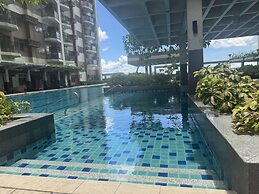 Levi & Moon's Manila Bay