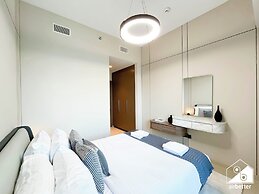 Skyline Elegance Fountain View 3BR in Downtown