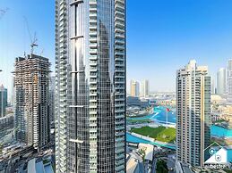 Skyline Elegance Fountain View 3BR in Downtown