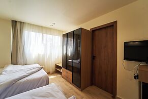 Merak Pyramids Hotel