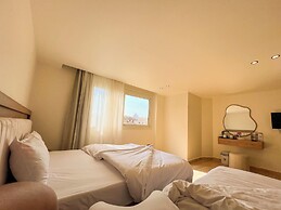 Merak Pyramids Hotel