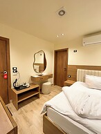 Merak Pyramids Hotel