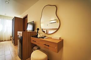 Merak Pyramids Hotel