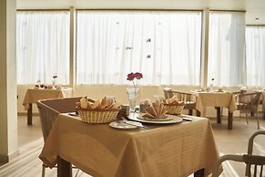 Merak Pyramids Hotel