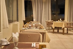 Merak Pyramids Hotel