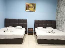 AMALIA Guest House & Cafe
