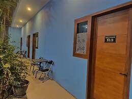 AMALIA Guest House & Cafe