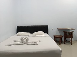 AMALIA Guest House & Cafe