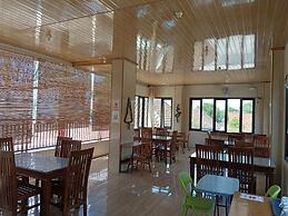 AMALIA Guest House & Cafe