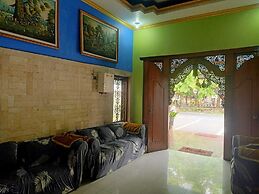 AMALIA Guest House & Cafe