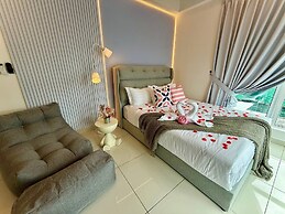 ICC Luxury Suites By Grab A Stay