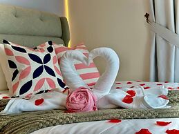 ICC Luxury Suites By Grab A Stay