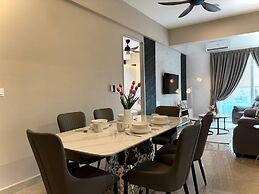 ICC Luxury Suites By Grab A Stay